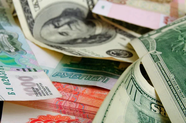 Ρούβλι Ρωσίας / δολαρίου νομισματικής κερδοσκοπίας. — Φωτογραφία Αρχείου