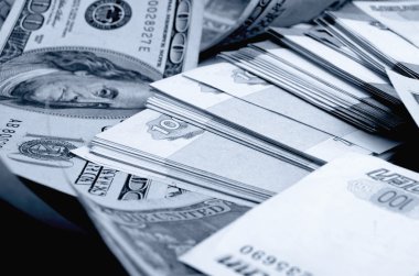 Rublesi dolarlık para spekülasyon.