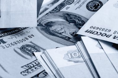 Rublesi dolarlık para spekülasyon.