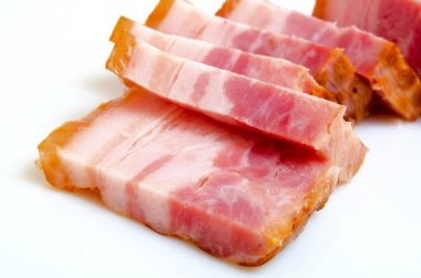 Pastırma füme ve haşlanmış.