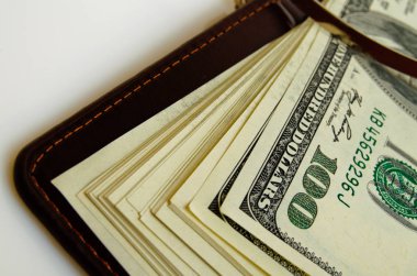 Bizi dolar bir cüzdan.