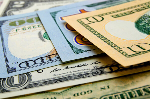 Наличные доллары США
.