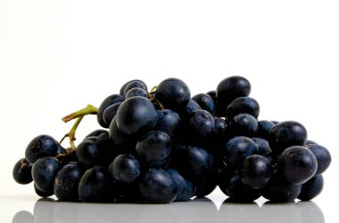 Kara üzüm demet.