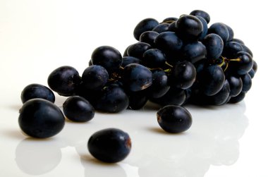Kara üzüm demet.