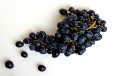 Kara üzüm demet.