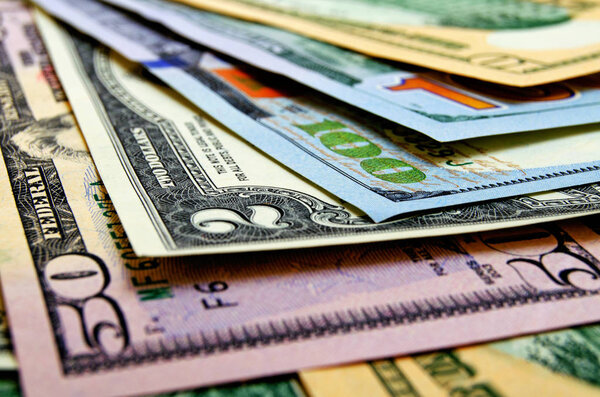 Наличные доллары США
.