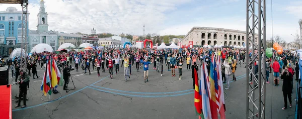 Nova Poshta Kyiv Half Marathon. 09 april 2017. Kyiv, Ukraine — Stock Photo, Image