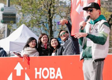 Nova Poshta Kiev yarı maraton mutlu taraftarlara. 09 Nisan 2017.