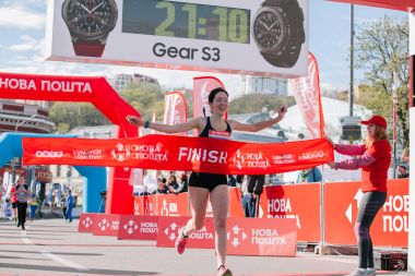 Ivashchuk Anna Nova Poshta Kiev 5 km mesafede, tamamlanır. 09 Nisan 2017. Ukrayna