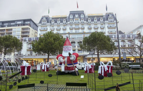 Beautiful Christmas decorations in Montreux Grand Hotel Suisse Majestic — Stock Photo, Image