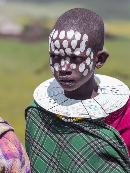 Afrikanische Kinder mit aufgemalten Gesichtszügen — Stockfoto