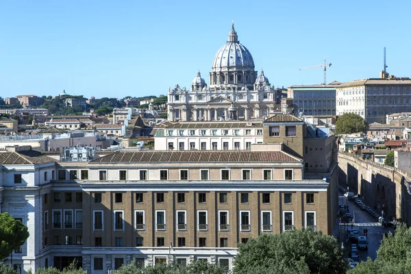 Papal Basilica of Saint Peter in the Vatican — Stock Photo, Image