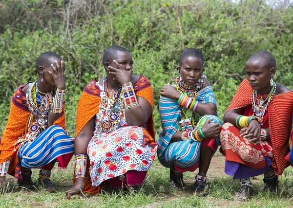 Gruppo donne della tribù Maasai — Foto Stock