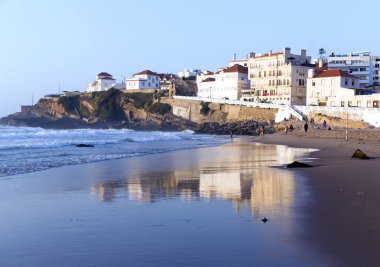 Atlantik Okyanusu üzerinde eski şehrin görünümü