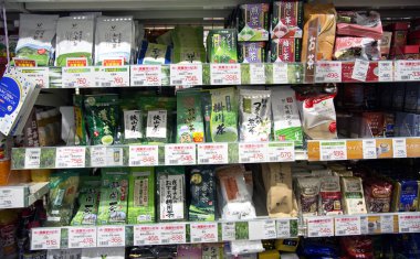 Japon Çayları gurme süpermarkette farklı türleri