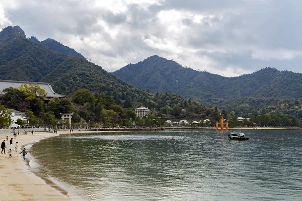 Itsukushima porte torii flottante — Photo