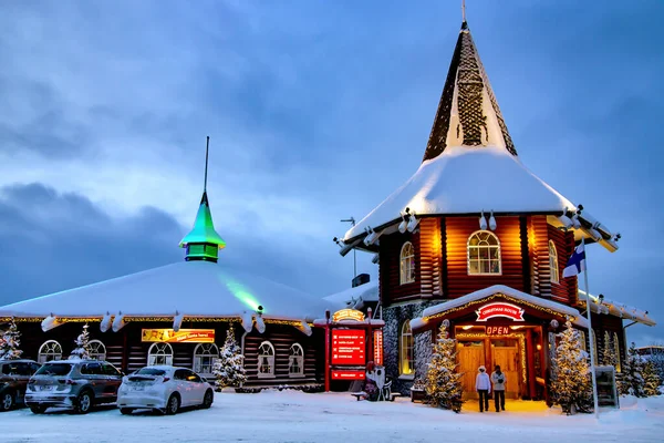 Europa Finnland Rovaniemi Dezember 2017 Schneebedeckte Gebäude Santa Park Vor — Stockfoto