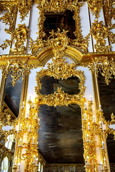 Zlatý Interiér Světoznámém Paláci Catherine Městě Pushkin Nebo Carskoye Selo — Stock fotografie