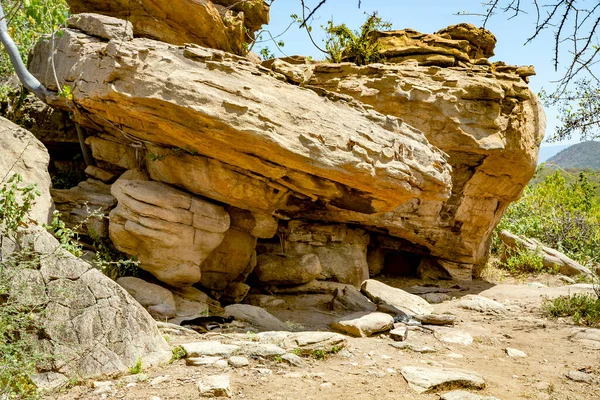 Stone Rock Which Hunter Hadza Tribe Made His Shelter Tanzania — Stock Photo, Image