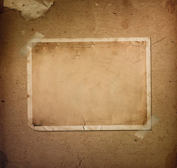 Старий старовинний альбом з паперовими рамками для фотографій — стокове фото
