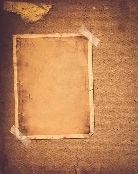 Старий старовинний альбом з паперовими рамками для фотографій — стокове фото