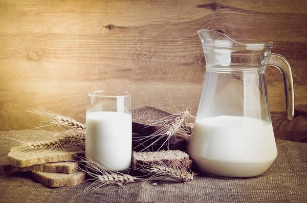 Çavdar ve buğday unu kaba taşlama ve fr bardak dan ekmek