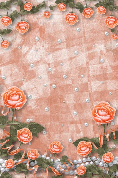 Kartka świąteczna z pereł i bukiet pięknych róż na tle papieru brzoskwinia — Zdjęcie stockowe