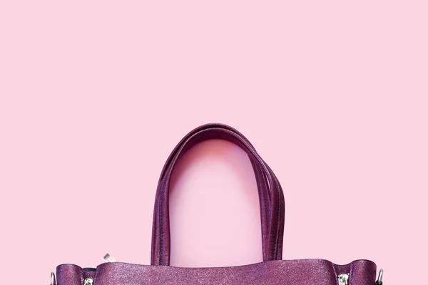 Beautiful Fashionable Purple Bag Delicate Pink Background Flat Lay Top — Stock Photo, Image