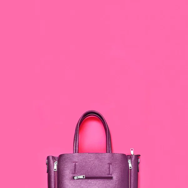 Beautiful Fashionable Purple Bag Delicate Pink Background Flat Lay Top — Stock Photo, Image