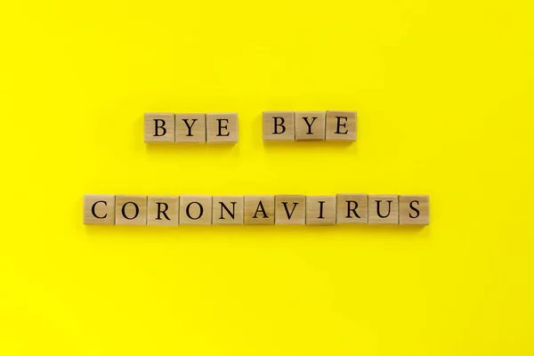 Cubi Legno Con Testo Bye Coronavirus Hello Summer Sfondo Carta — Foto Stock