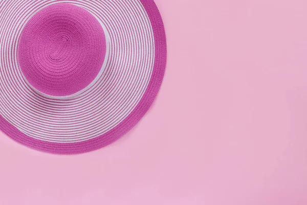 Sombrero Paja Moda Sobre Fondo Papel Rosa —  Fotos de Stock