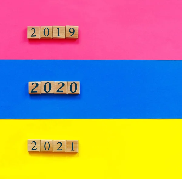 Modré Růžové Žluté Papírové Pozadí Koncepčním Textem 2020 Pro Design — Stock fotografie