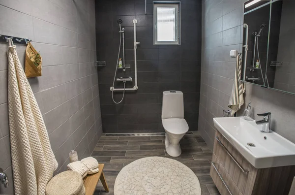 Modern Gray Bathroom — Stock Photo, Image