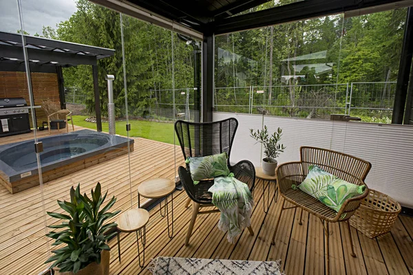 Verglaste Terrasse Einem Privathaus lizenzfreie Stockbilder