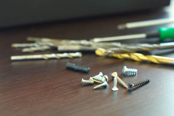Schroeven metalen reparatie onderdelen — Stockfoto
