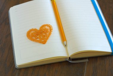 kalp sembolü kitap şarkı sözleri 