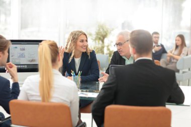 İş adamları ekip ekip çalışması işbirliği ve ortaklık Concep