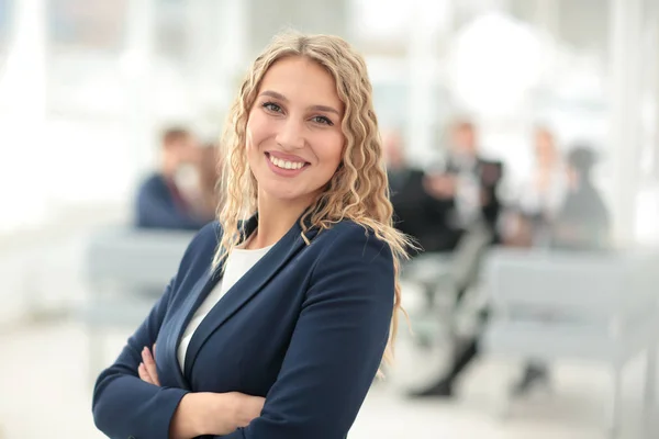 Portret uśmiechniętej bizneswoman — Zdjęcie stockowe