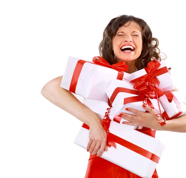 Natal chapéu de Papai Noel mulher isolada retrato segurar presente de Natal. Sorrindo menina feliz no fundo branco . — Fotografia de Stock