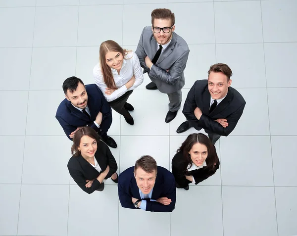 Mensen uit het bedrijfsleven met hun handen samen in een cirkel — Stockfoto