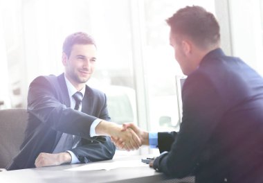 ofiste tokalaşırken işadamı