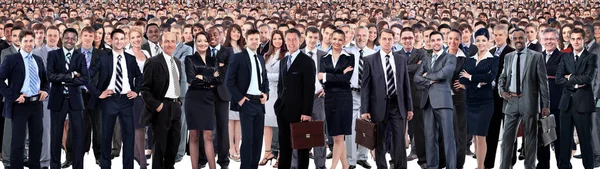 Молодые привлекательные бизнесмены - элитная бизнес-команда — стоковое фото