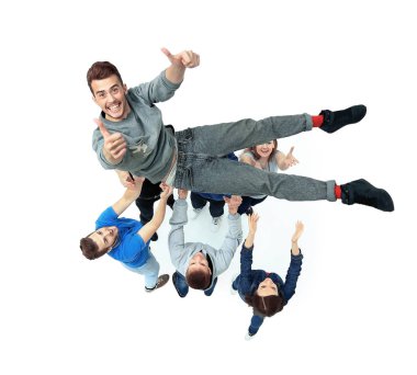 bir grup genç insan birbirlerini tebrik