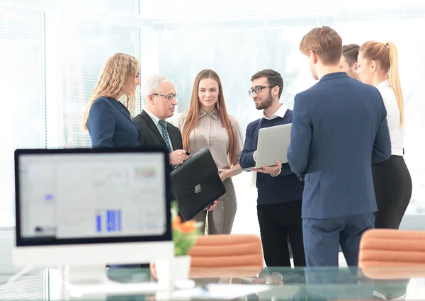 Succesvolle team bedrijfsplanning samenwerken — Stockfoto