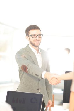 İki yöneticileri sözleşmesi yapma