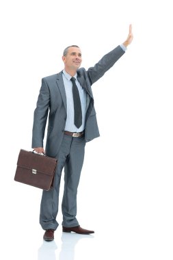 evrak çantası ile iş takım elbiseli nitelikli avukat onun kaldırdı