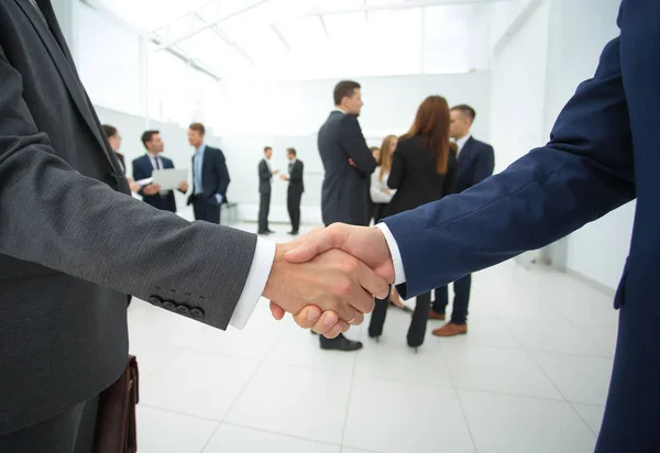 Um aperto de mão. Grupo de empresários. Trabalho em equipa . — Fotografia de Stock