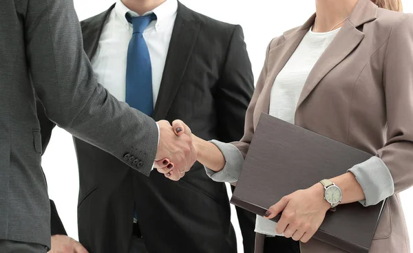 Бизнесмены пожимают друг другу руки во время встречи — стоковое фото