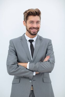 Beyaz backgrou üzerinde bir gülümseyen yakışıklı işadamı portresi