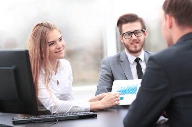 Çalışan işlemi, modern çalışmamız başarılı iş takım